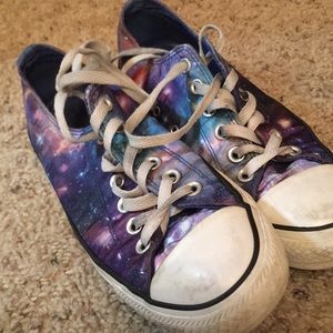 Converse size 8